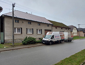 Zateplení stropu rodinného domu pomocí foukané izolace